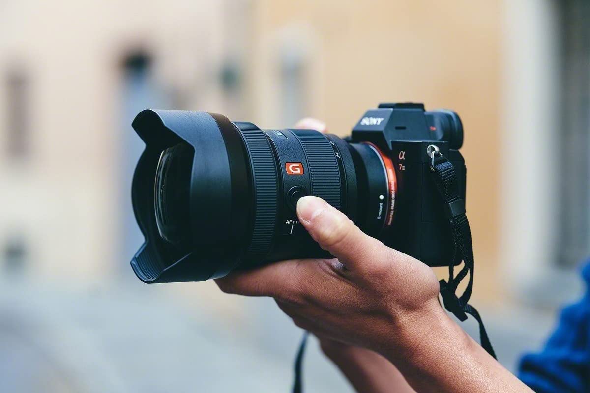 sony-fe-12-24mm-f2-8-g-master-sel1224gm-obiettivo-zoom-ultragrandangolare-full-f image 2